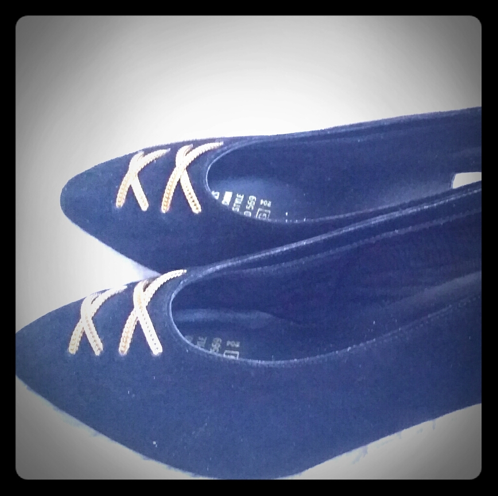 Black low heel